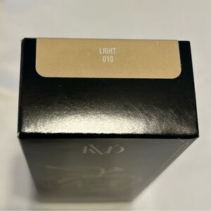 Kat Von D Good Apple Full-Coverage Serum Foundation in Light 010 new